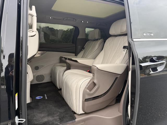 Certificated Pre-Owned Denza D9 DM 2022 1040 Premium Edition -u22621591