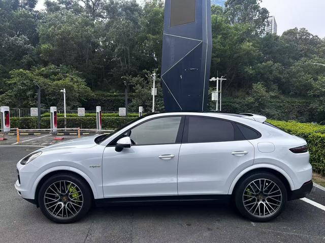 Certificated Pre-Owned Porsche Cayenne Coupé E-Hybrid 2023 Cayenne E-Hybrid Coupé 2.0T -u21425226