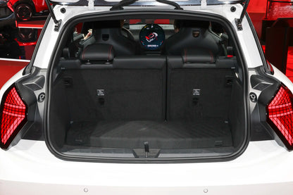 سيارة MINI JCW الكهربائية سبوت لايت