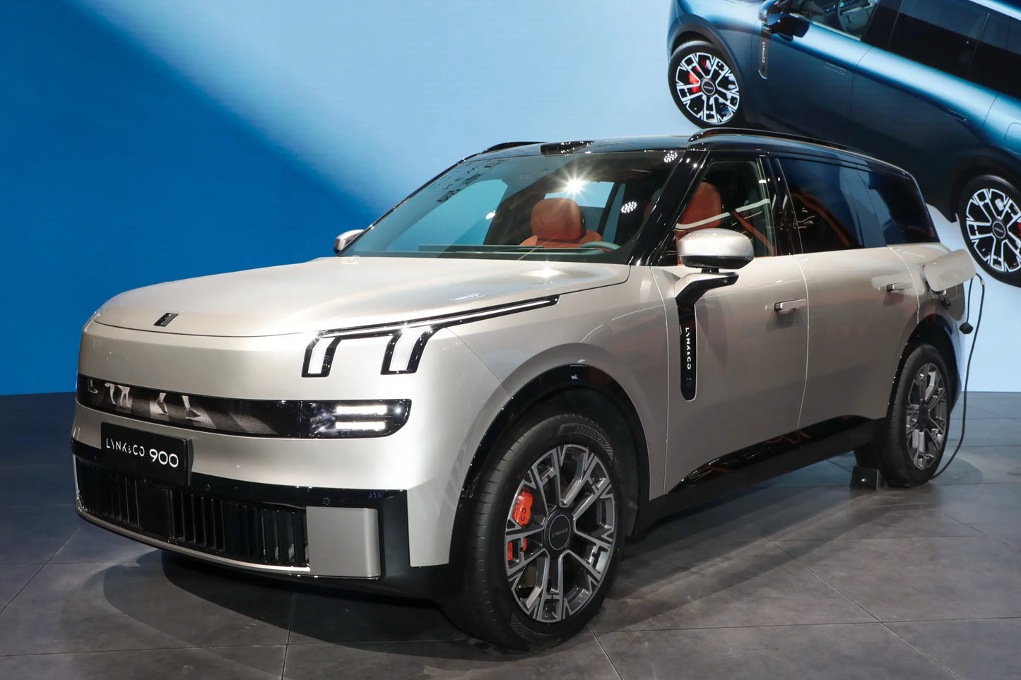 Lynk &amp; Co Lynk &amp; Co 900 - الهجين PHEV