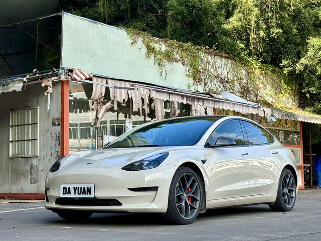 Pre-Owned Tesla Model 3 2022 Performance High-Performance All-Wheel Drive Version