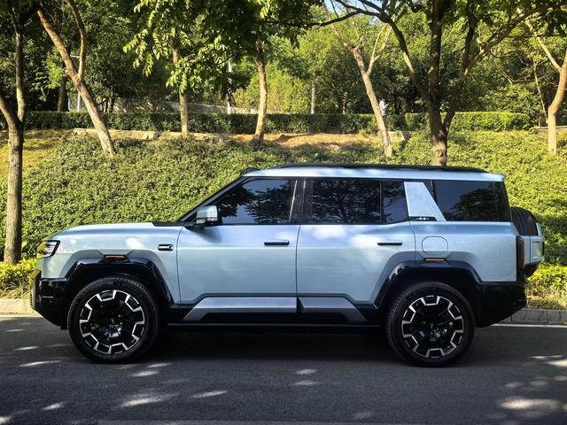 Certificated Pre-Owned Formula Leopard 8 2025 Brave and Wise Flagship Edition 7-Seater -u22105093