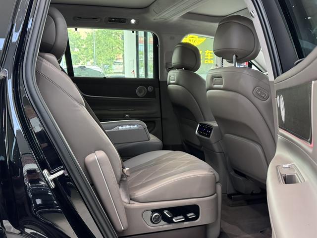 Certificated Pre-Owned Wenjie M9 2024 Extended-Range Ultra Six-Seater Edition -u22171319