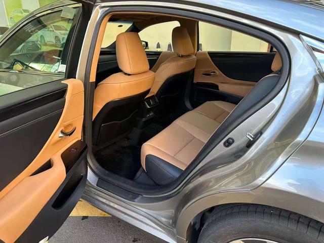 Certificated Pre-Owned Lexus ES 2022 Model 200 Premium Edition - u22322764