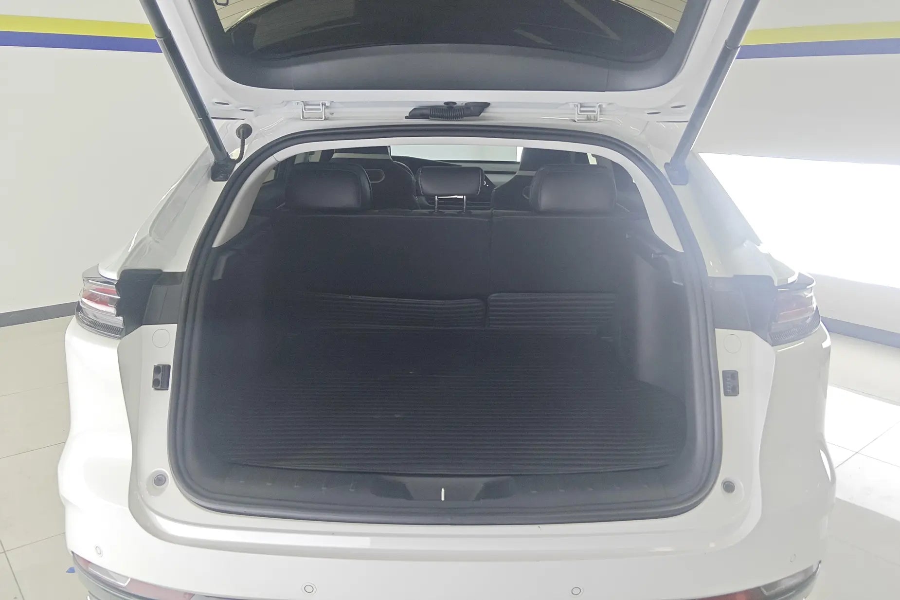 Certificated Pre-Owned Changan UNI-K Intelligent Electric iDD 2023 Model Intelligent Electric iDD 1.5T 135km Intelligent Leadership Version -u22524559