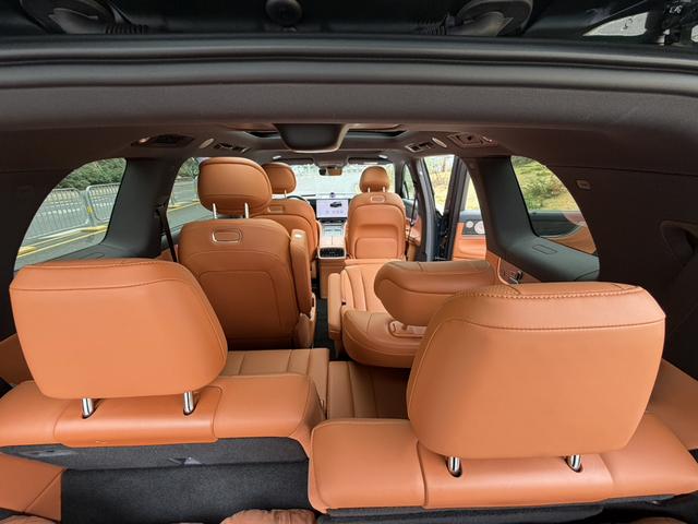 Certificated Pre-Owned Wenjie M9 2024 Extended-Range Max Six-Seater Version -u22034152