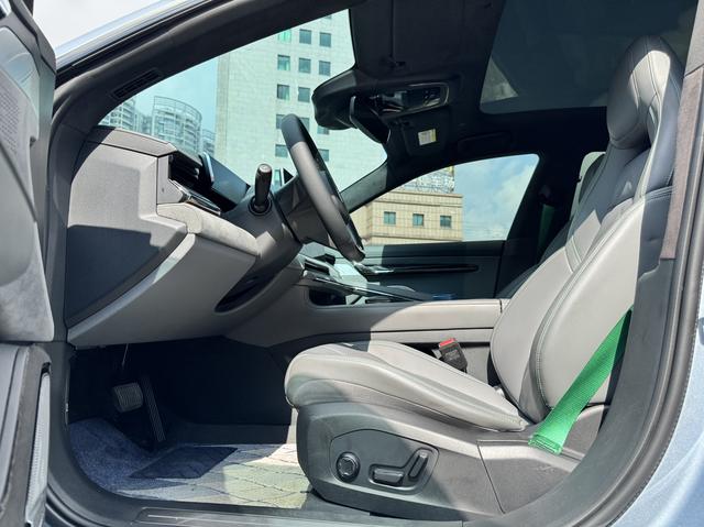 Pre-Owned ZEEKR 001 2023 YOU Version 100kWh 4WD