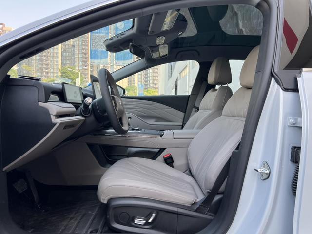 Certificated Pre-Owned Geely Galaxy Xingyao 8 PHEV 2025 Edition 130km EM-i Premium Version -u22374967