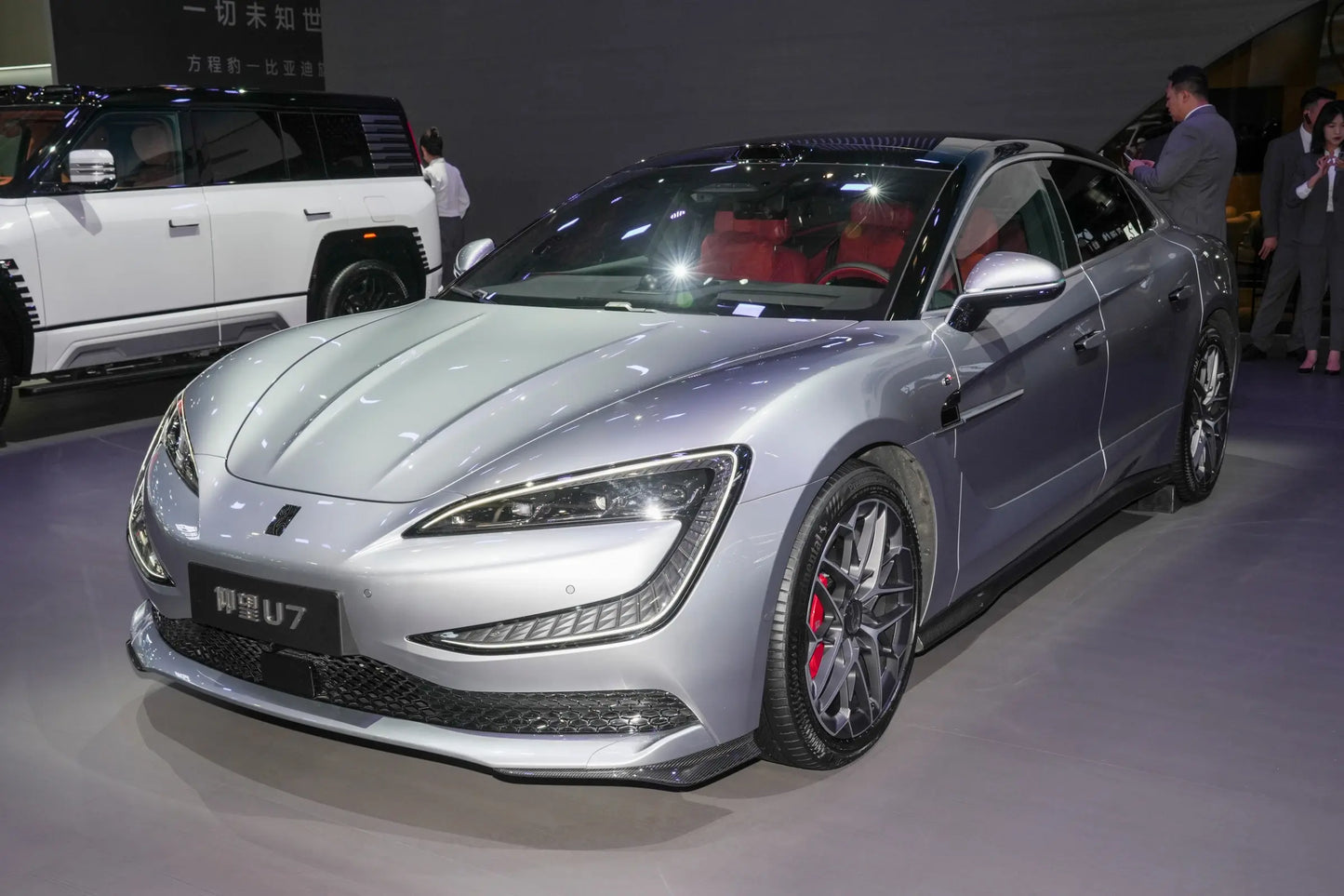 يانغوانغ ينظر إلى U7 -Hybrid PHEV