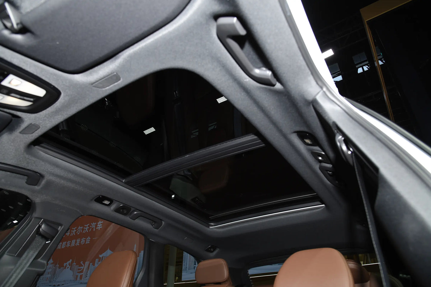 فولفو XC60 - هجينة PHEV