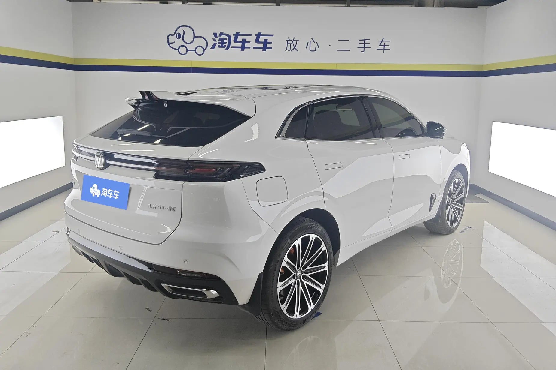 Certificated Pre-Owned Changan UNI-K Intelligent Electric iDD 2023 Model Intelligent Electric iDD 1.5T 135km Intelligent Leadership Version -u22524559