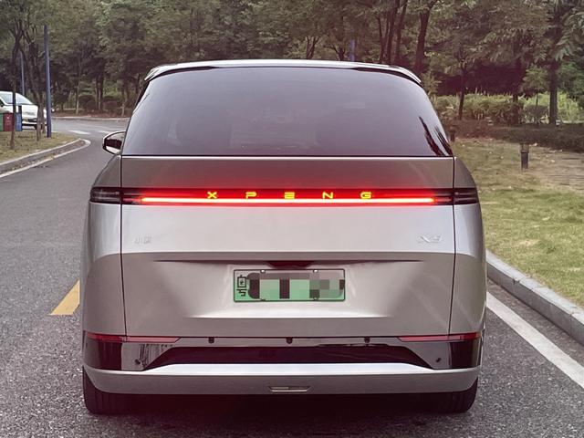 Certificated Pre-Owned XPENG X9 2024 702 Ultra Long Range Max-u21419794