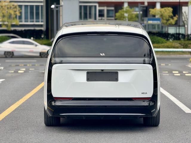 Certificated Pre-Owned Li Auto MEGA 2024 Ultra Edition -u21489507