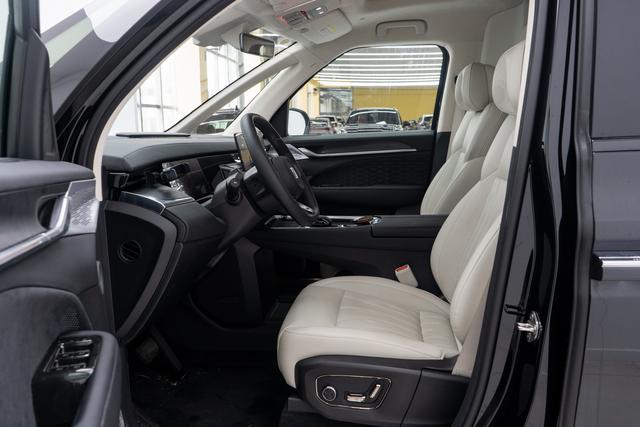 Pre-Owned ZEEKR 009 2024 Model Guanghui 4WD 108kWh