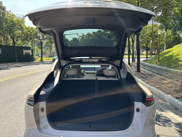 Pre-Owned IM LS6 2025 Long-Range Lizard Intelligent Enjoyment Version