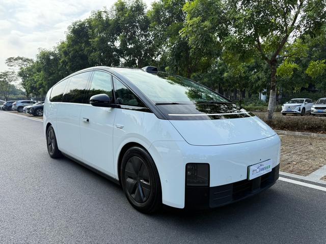 Pre-Owned Li Auto MEGA 2024 Ultra Version