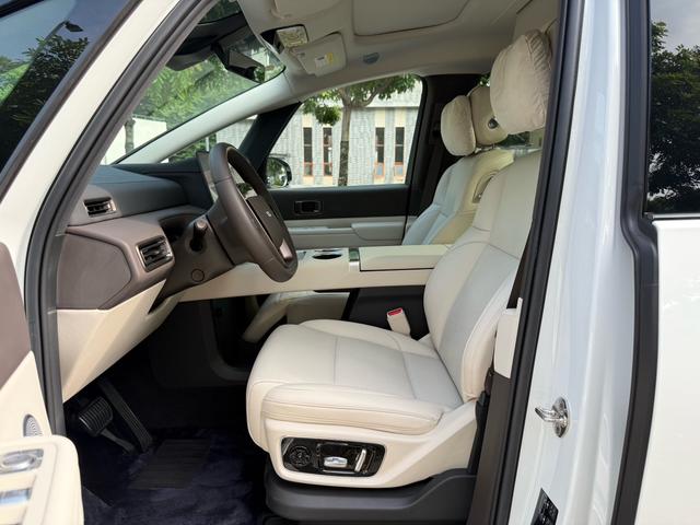 Pre-Owned Li Auto MEGA 2024 Ultra Version