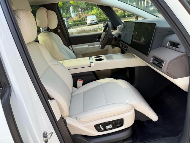 Pre-Owned Li Auto MEGA 2024 Ultra Version