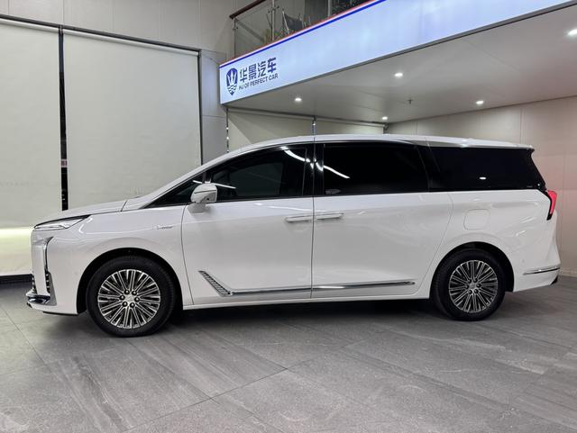 Certificated Used SAIC-GM Buick GL8 PHEV 2024 Lu Zun 1.5T Seven-Seater Luxury Edition