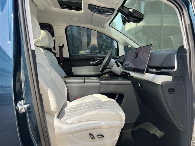 Certificated Used VOYAH Dreamer PHEV 2025 AWD Flagship Kunpeng Edition