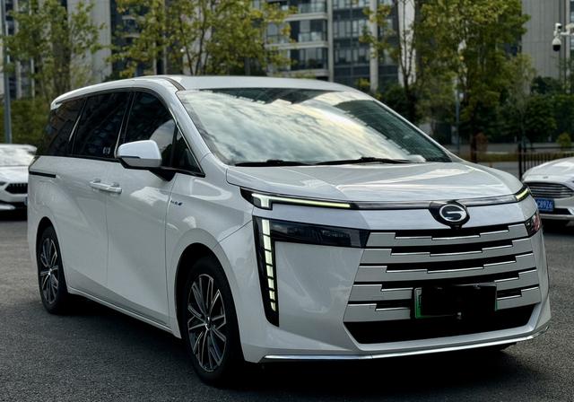 Certificated Used GAC Trumpchi E8 Phev 2024 2.0Atk 150Km Max Version