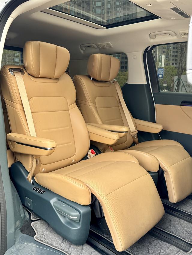 Certificated Used GAC Trumpchi E8 Phev 2024 2.0Atk 150Km Max Version