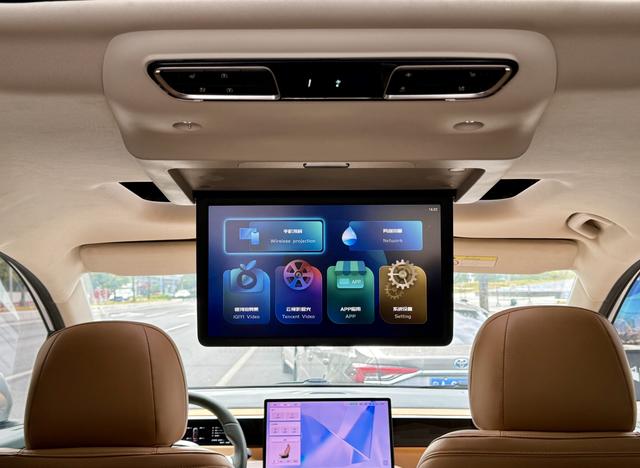 Certificated Used GAC Trumpchi E8 Phev 2024 2.0Atk 150Km Max Version