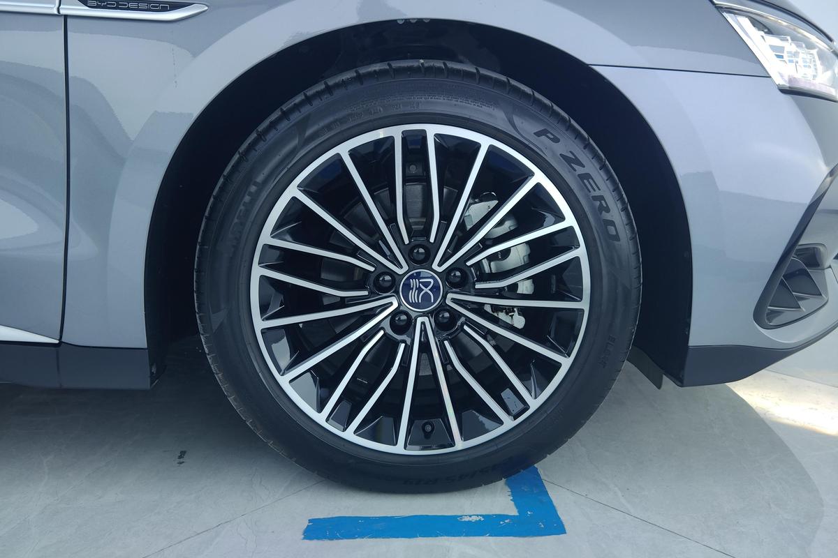 Certificated Used BYD Han DM 2024 DM-i Honor Edition 121KM Prestige Model