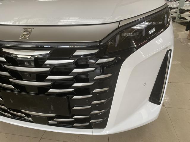 Certificated Used BYD Xia 2025 DM-i 180KM Premium Edition