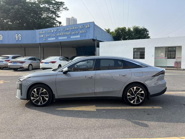 Certificated Used Geely Galaxy L6 2023 1.5T DHT 125km Starship