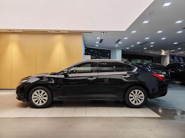 Certificated Used Dongfeng Nissan Teana 2018 2.0L XL Zhijin Version