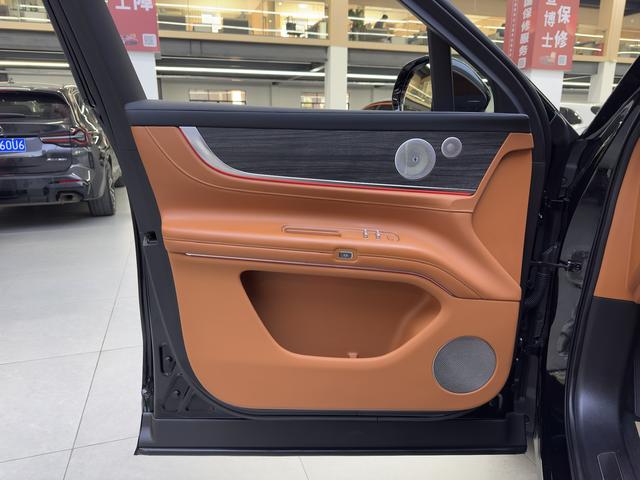 Certificated Pre-Owned Wenjie M9 2024 Extended Range Max Six-Seater Version -u22025047