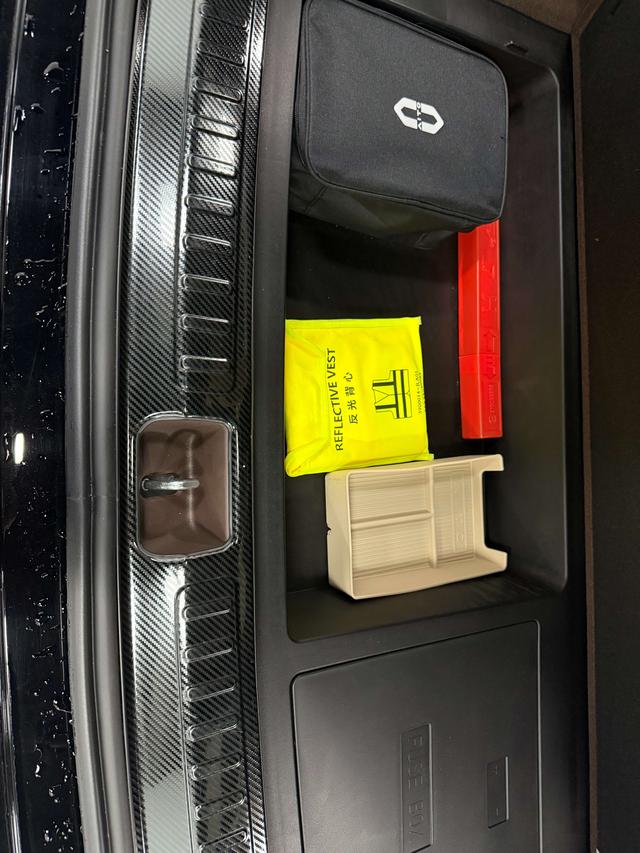 Certificated Pre-Owned Wenjie M9 2024 Extended-Range Ultra Six-Seater Edition -u21923603