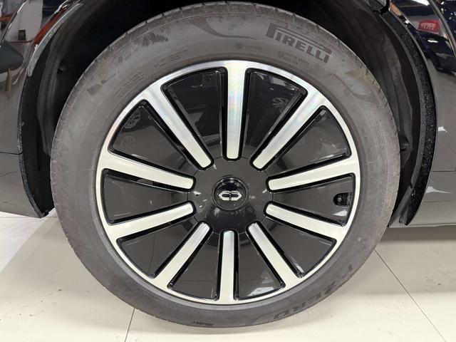 Certificated Pre-Owned Wenjie M9 2024 Extended-Range Ultra Six-Seater Edition -u21923603