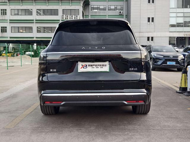 Certificated Pre-Owned Wenjie M8 2025 Extended Range Max Six-Seater Version -u21874263