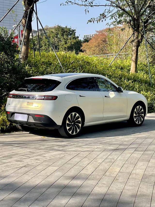 Certificated Pre-Owned Wenjie M5 2022 Extended-Range Rear-Wheel Drive Standard Edition -u21777805