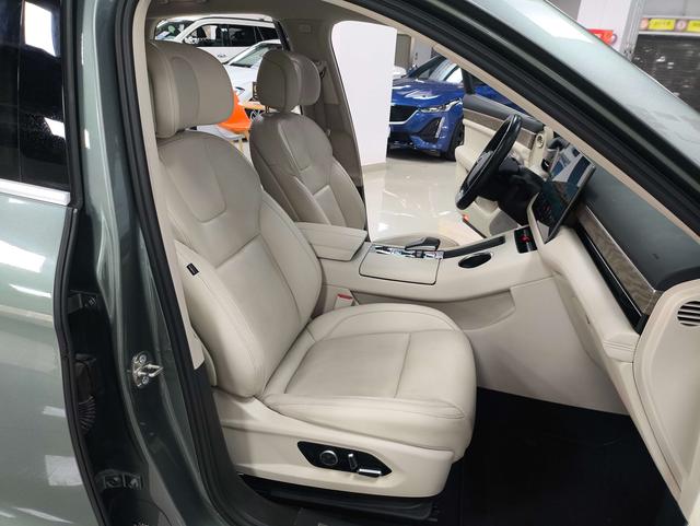 Certificated Pre-Owned Wenjie M5 2022 Extended-Range Four-Wheel Drive Performance Edition -u22037765