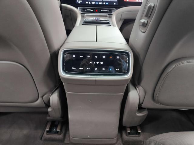 Certificated Pre-Owned AITO M9 2024 Extended Range Ultra Five-Seater Version -u21594493