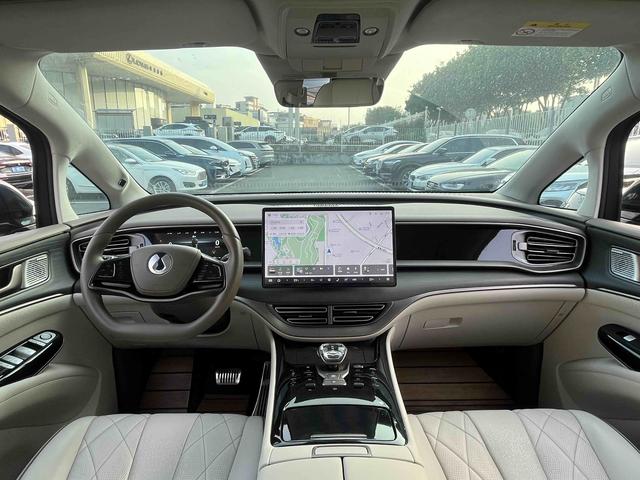 Certificated Pre-Owned Denza D9 DM 2022 Edition 970 Four-wheel Drive Flagship Model