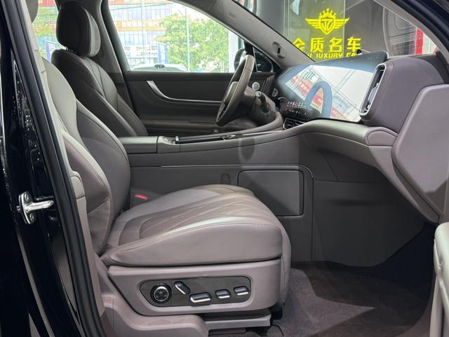 Certificated Pre-Owned Wenjie M9 2024 Extended-Range Ultra Six-Seater Edition -u22171319