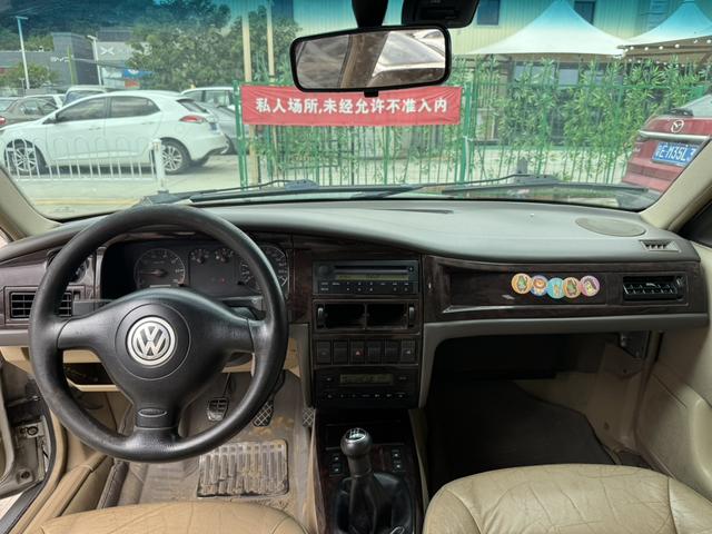 Certificated Pre-Owned Santana Vista 2004 1.8L Manual Taxi Edition - u20864911