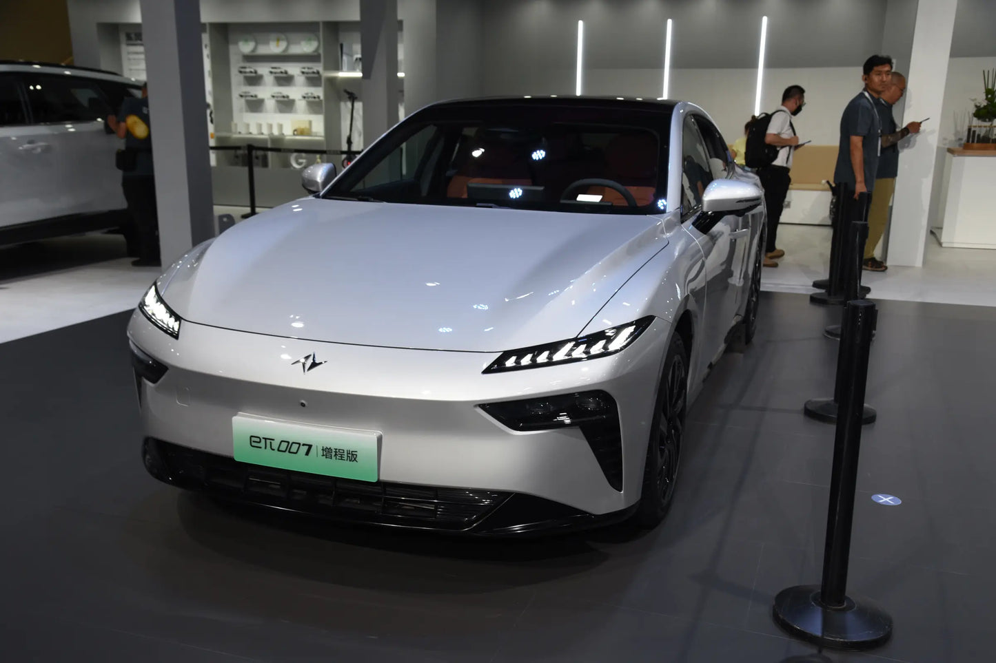 دونغفنغ eπ007-Hybrid REEV