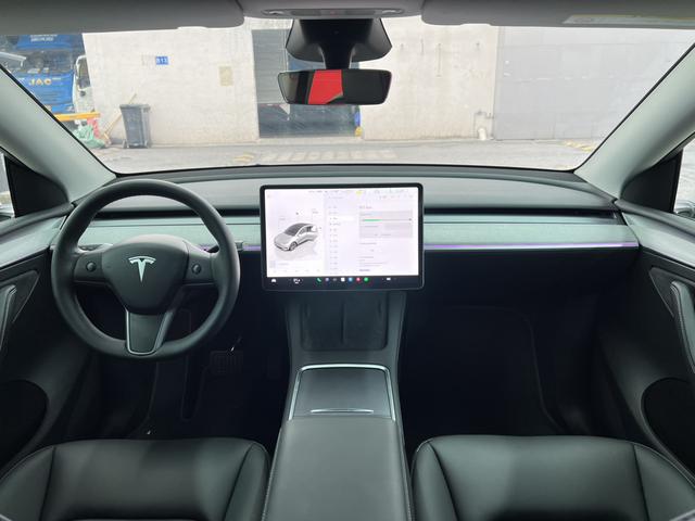 Pre-Owned Tesla Model Y 2024 Rear-Wheel Drive Version