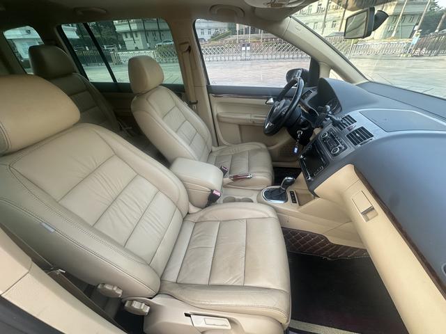 Certificated Used Volkswagen Touran 2011 1.4T Automatic Zhizhen Edition 5-Seater - u22067573