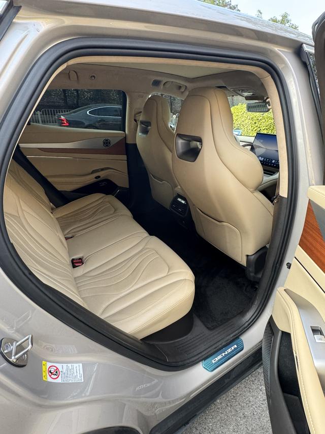 Certificated Pre-Owned Denza N7 2023 Long-Range Performance Max Edition -u22662632