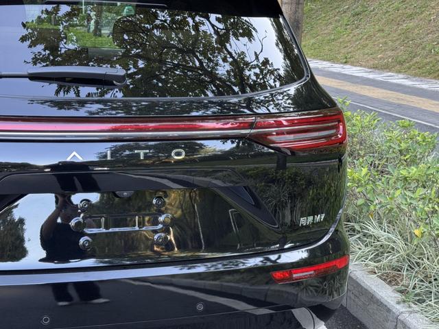 Pre - Owned AITO M7 2024 Pro Six - Seat Four - Wheel Drive Intelligent Driving Edition