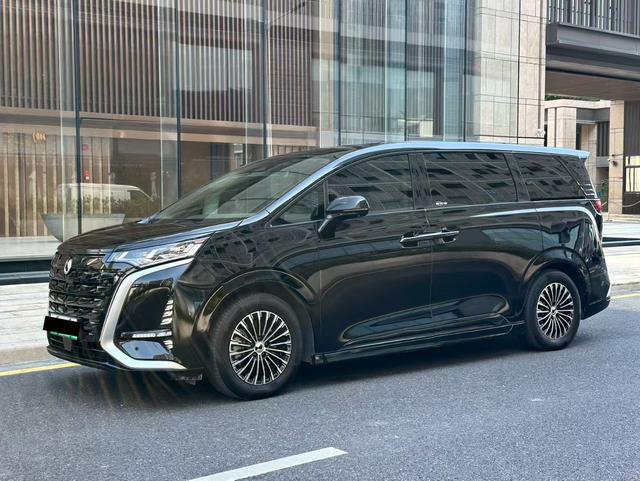 Certificated Pre-Owned Denza D9 DM 2022 Edition 970 4WD Flagship Model -u22445736