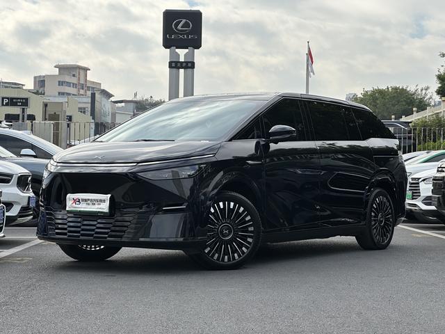 Certificated Pre-Owned XPENG X9 2025 All-electric 650 Long-range Max -u22465510