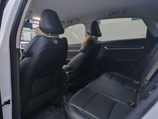 Certificated Pre-Owned Geely Emgrand 2023 4th Generation Champion Edition 1.5L CVT Luxury Version - u22053639