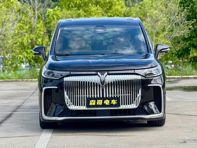 Certificated Pre-Owned VOYAH Dreamer PHEV 2025 Four-wheel Drive Flagship Kunpeng Edition -u22066882